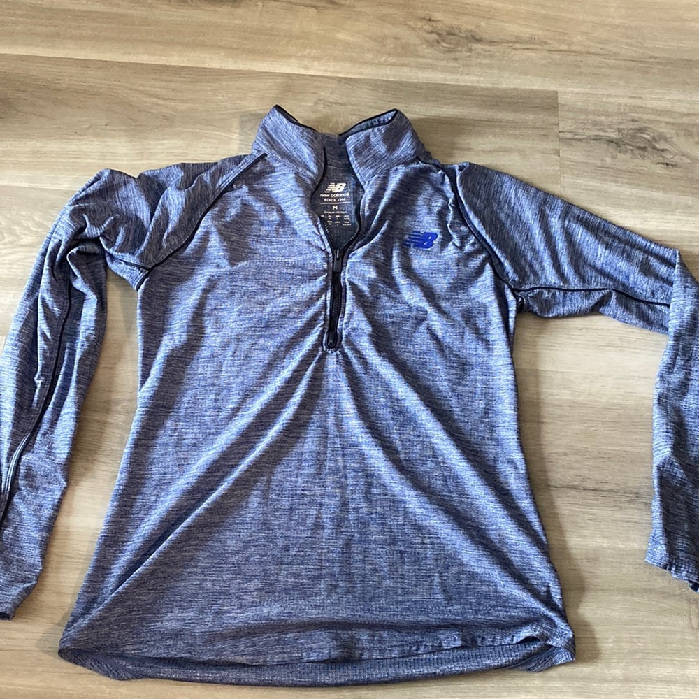 New balance women’s pullover blue size M